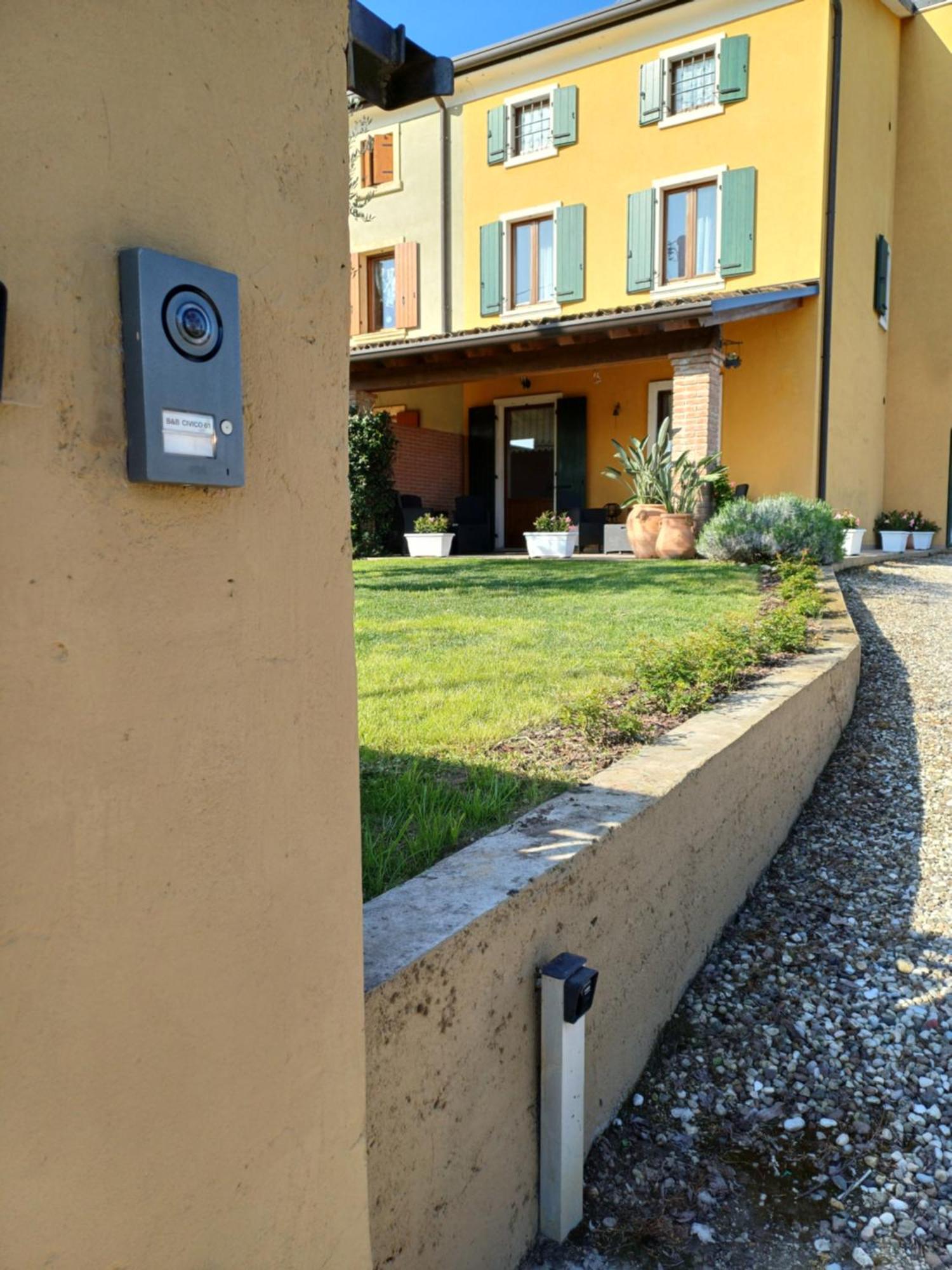 B&B Civico 61 Pastrengo Exterior photo